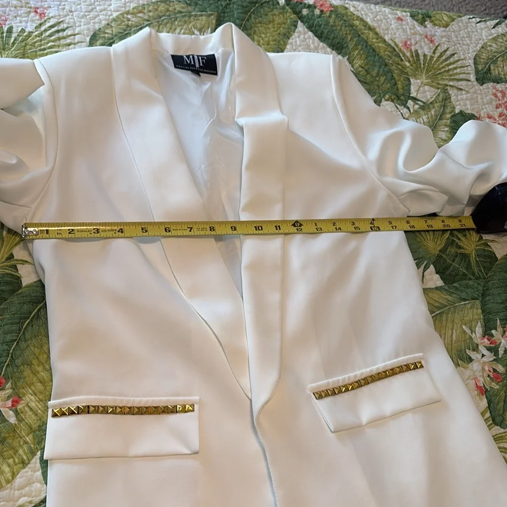 *Elegant Embellished White Blazer Jacket w Queen Bee Beaded Design Shawl Lapel - Picture 16 of 16